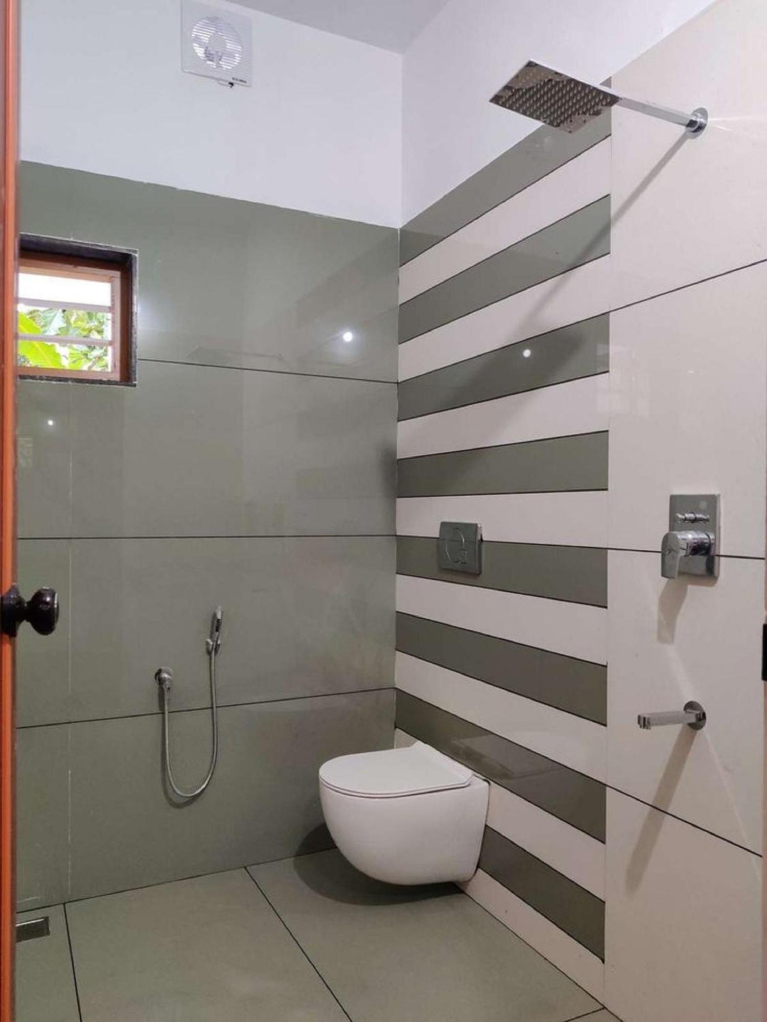 Hotel Aerocity Golden Close To New Delhi Airport エクステリア 写真