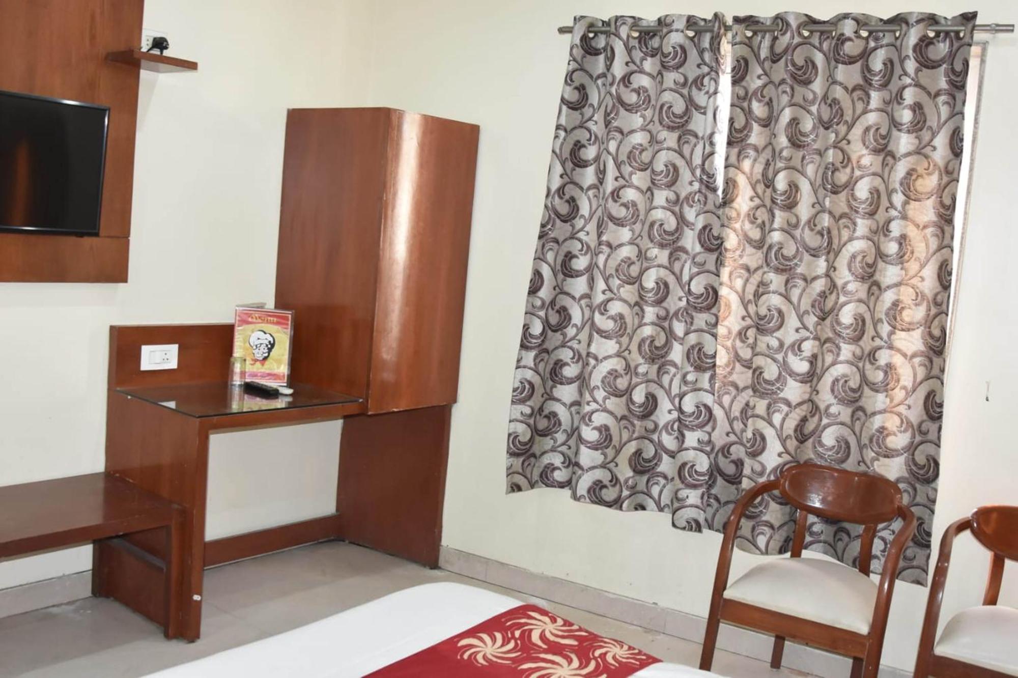 Hotel Aerocity Golden Close To New Delhi Airport エクステリア 写真